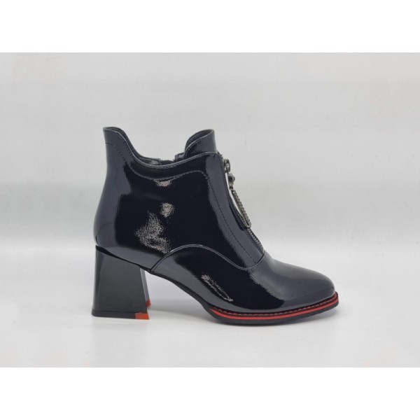 Czarne lakierowane botki damskie na obcasie D&A CR-Z353 - 1