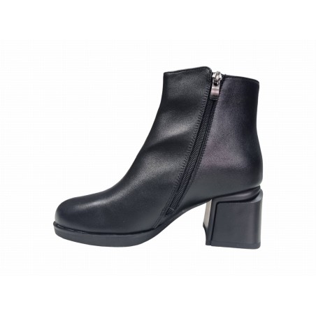 Czarne botki damskie na obcasie firmy Sandway 8820-1 - 3